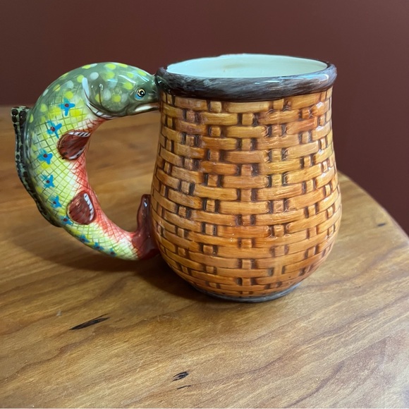 Burton & Burton The Big Catch Mug Trout Handle Fisherman’s Basket - Picture 4 of 7